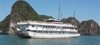 oriental-halong-bay-sails
