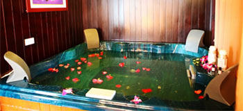 halong-victory-star-cruise-spa-jacuzzi-center
